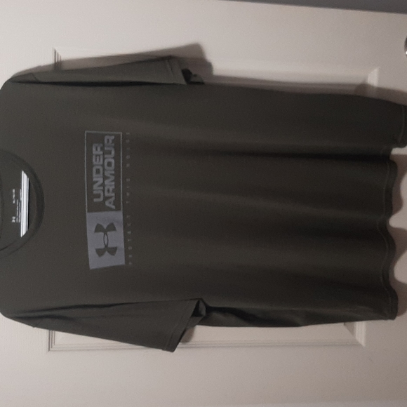 UA gym t shirt - Picture 1 of 6